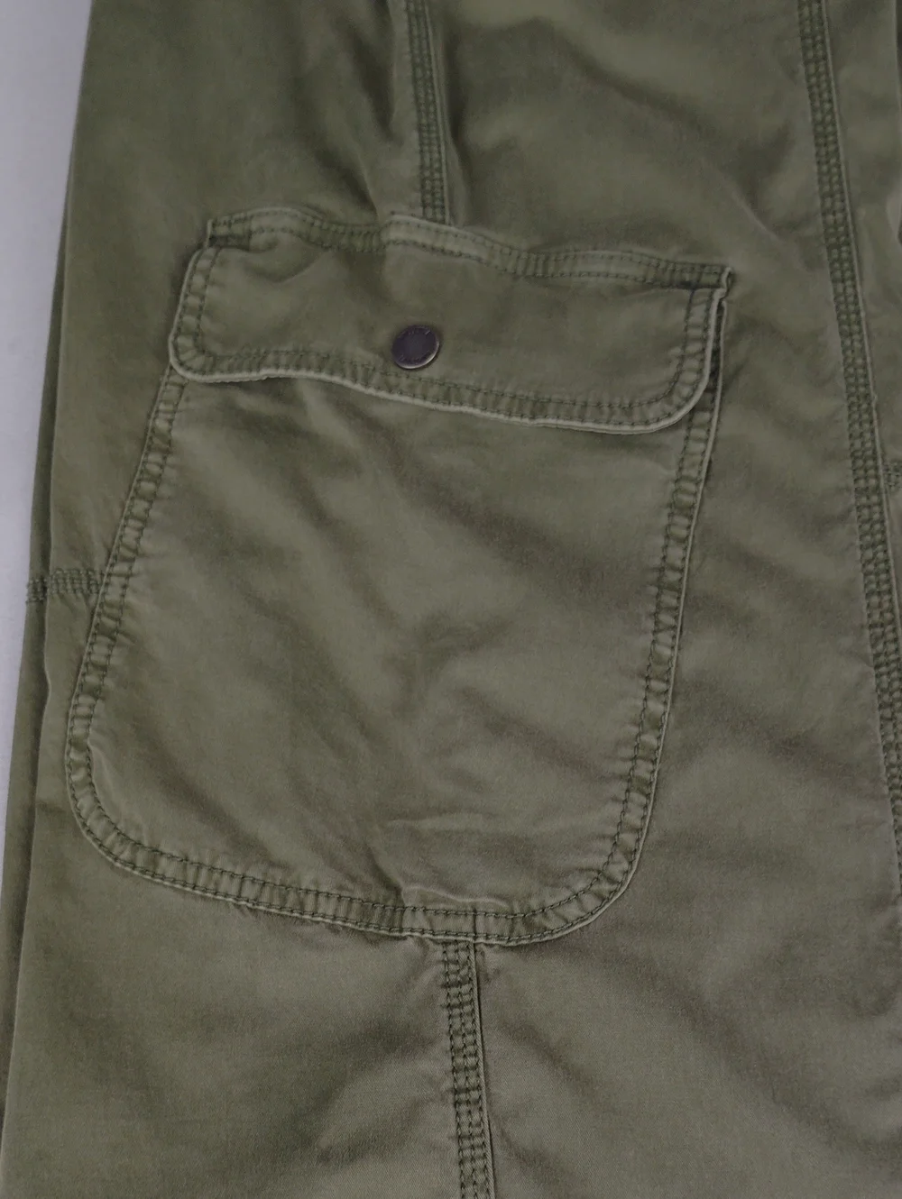 Hollister Men's Cargo Pants in Olive Green.